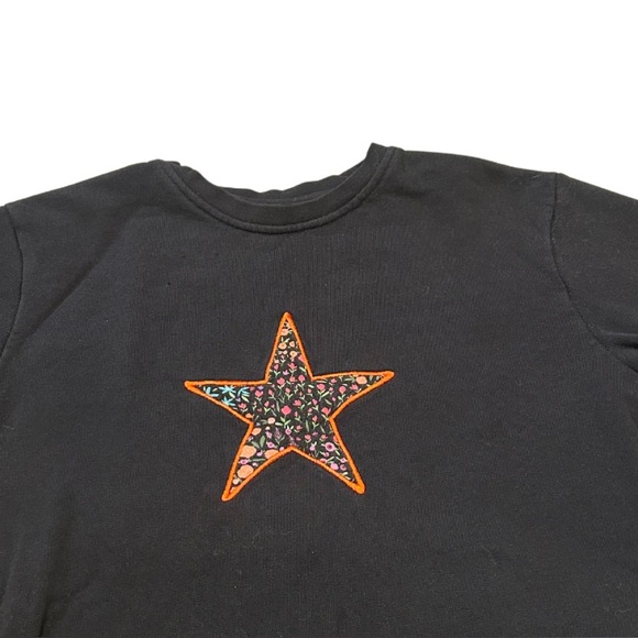 Saint + Sophia Star Embossed Organic Crewneck Sweatshirt | Black | US 6 (Small) - Picture 3 of 4